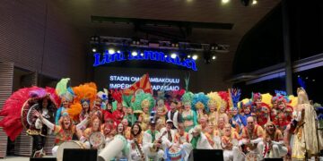 Dance and enjoy music with Helsinki’s own samba school, Papagaio!