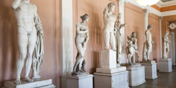 Art historical walking tours: The sculpture collection/The Vestibule/lobby of the old part of the Main Building of the University