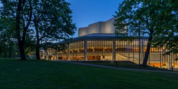 Konstens natt på Helsingfors Stadsteater