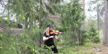Metsään laskeutuminen