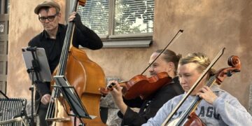 Stråktrio i Trä-Vallgård: filmmusik och argentinska tangor
